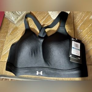 UNDER ARMOUR COUPE SPORTS BRA !NEW!